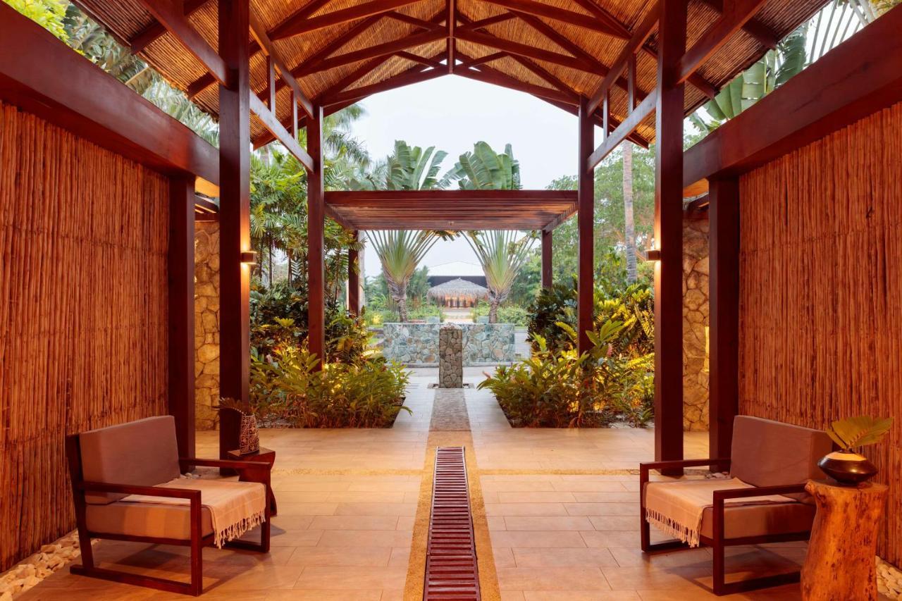 Indura Beach & Golf Resort Curio Collection By Hilton Tela Exterior photo