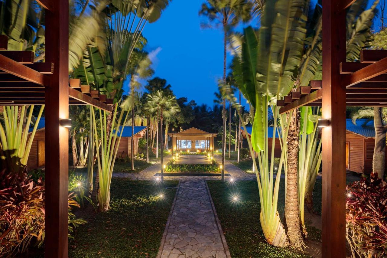 Indura Beach & Golf Resort Curio Collection By Hilton Tela Exterior photo