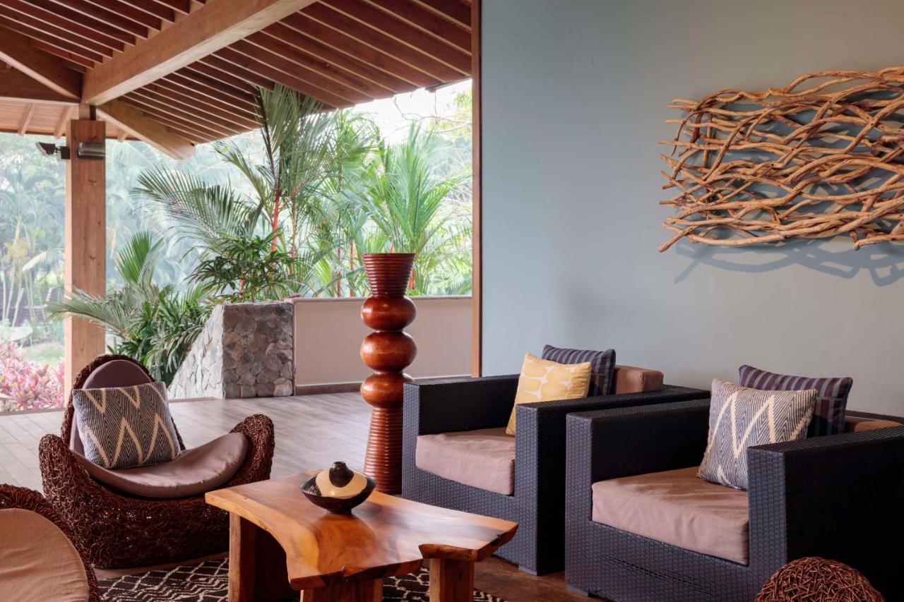 Indura Beach & Golf Resort Curio Collection By Hilton Tela Exterior photo