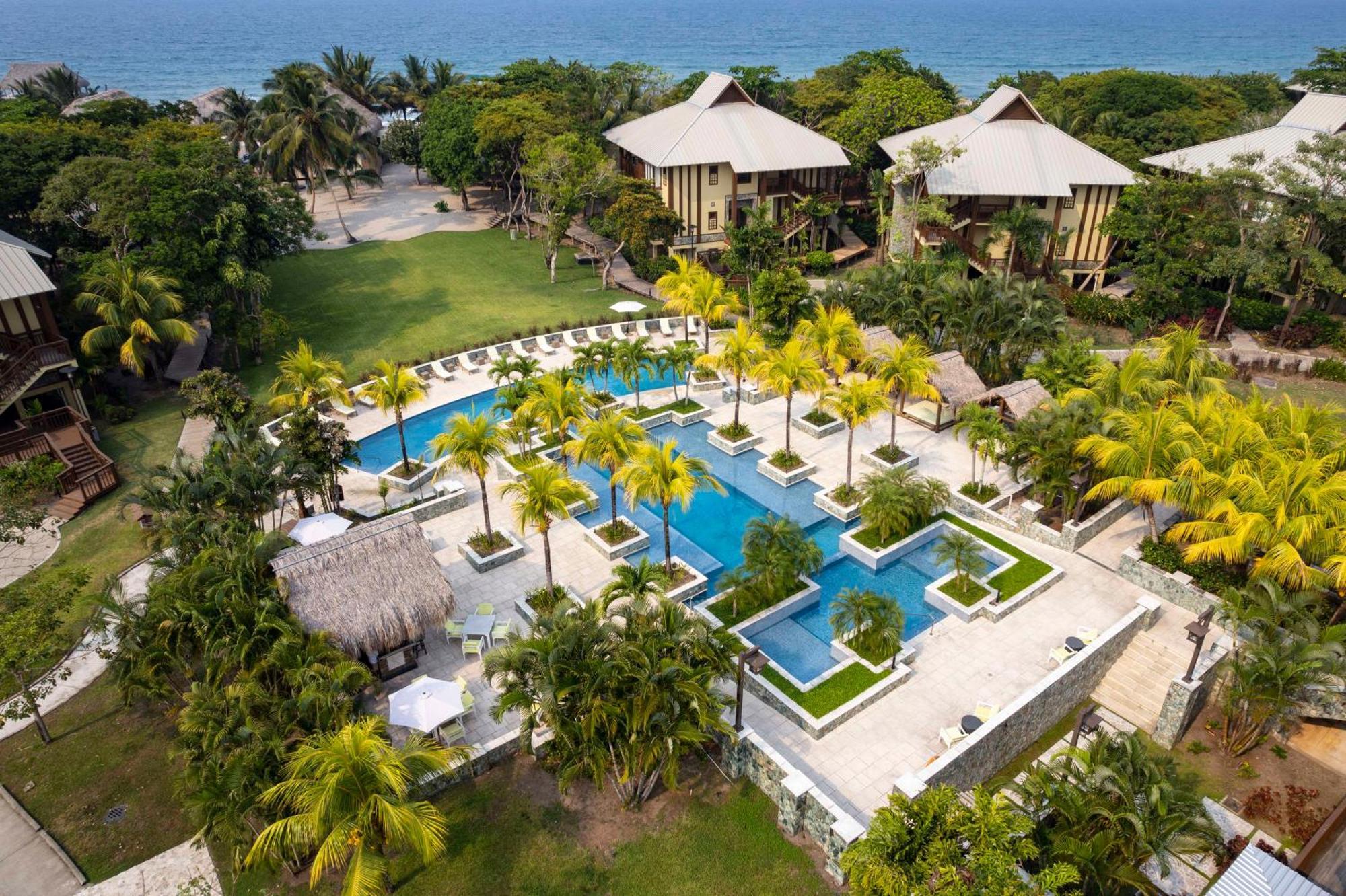 Indura Beach & Golf Resort Curio Collection By Hilton Tela Exterior photo